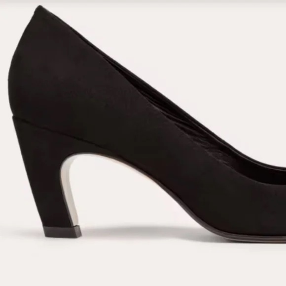 Everlane Elegant Black Heels - Picture 6 of 12
